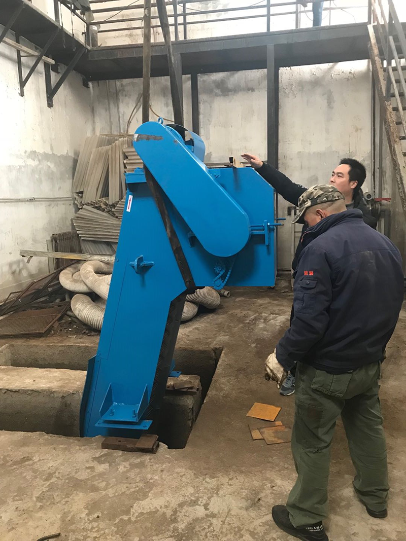 2019年2月25日南京澳特藍(lán)回轉(zhuǎn)式格柵除污機(jī)西安現(xiàn)場(chǎng)指導(dǎo)安裝