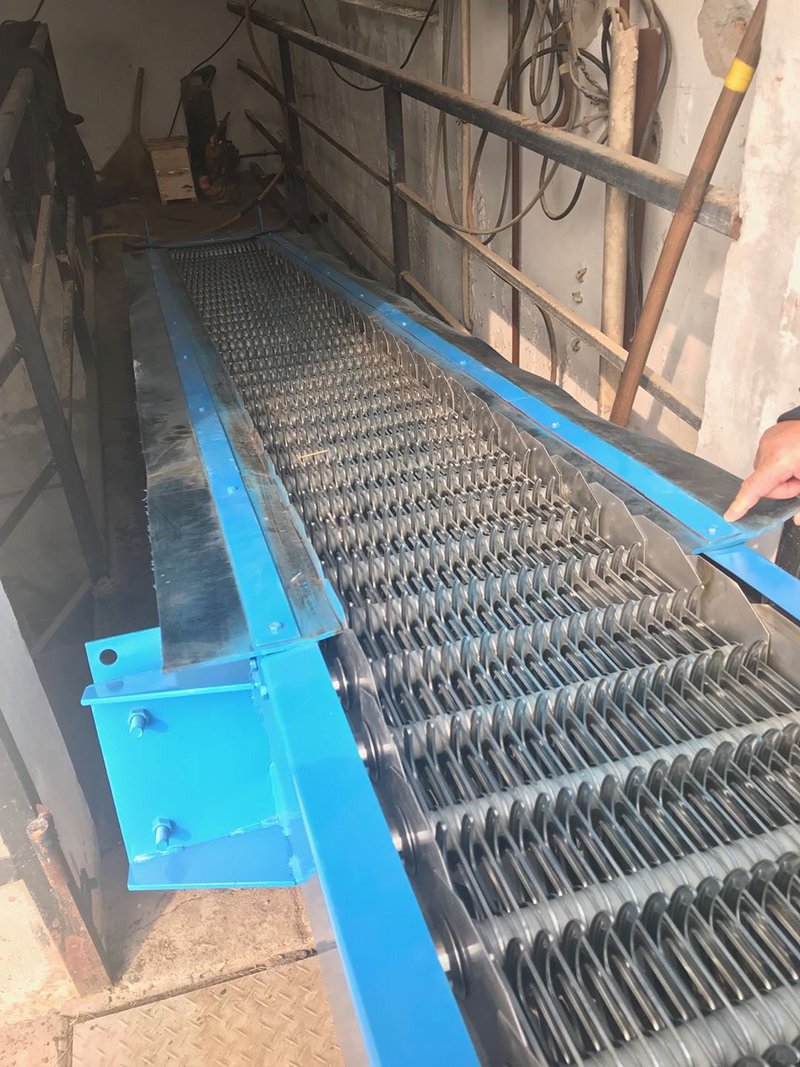 2019年2月25日南京澳特藍(lán)回轉(zhuǎn)式格柵除污機(jī)西安現(xiàn)場(chǎng)指導(dǎo)安裝